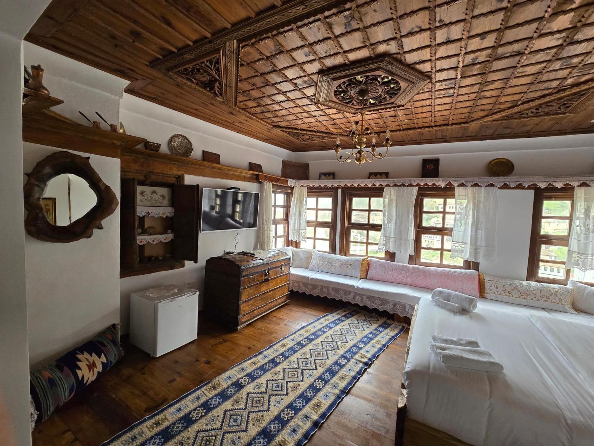 Hotel Ansel Berat Exterior foto