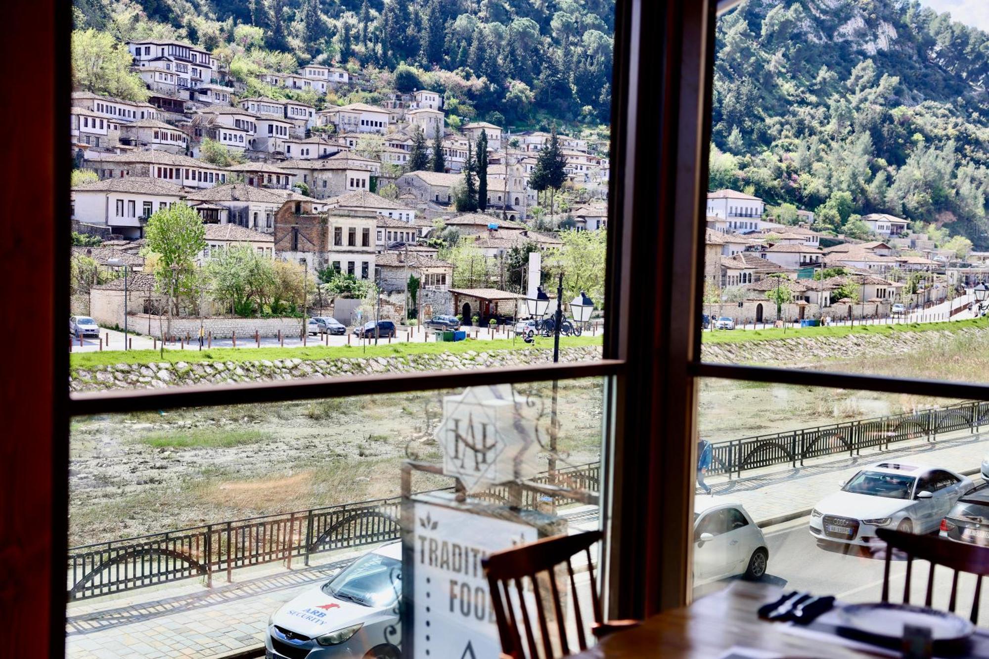 Hotel Ansel Berat Exterior foto