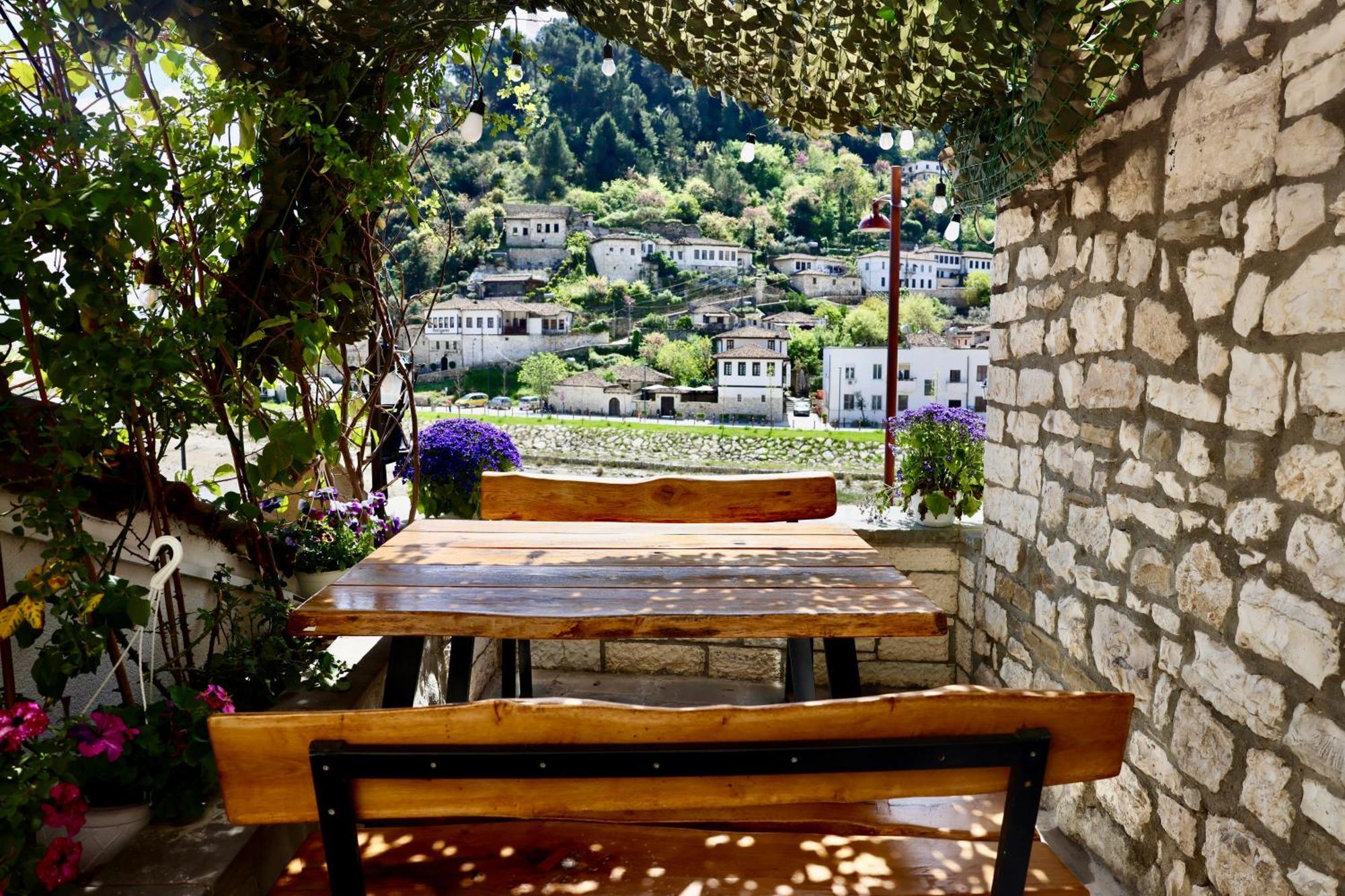 Hotel Ansel Berat Exterior foto